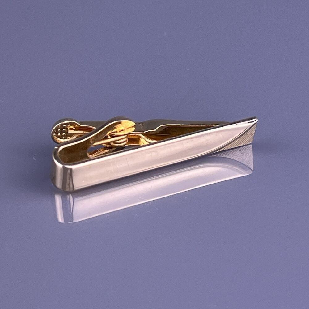 Small Simple Swoop Tie Clip Bar Gold Tone Polished Finish Swank Plain Vintage